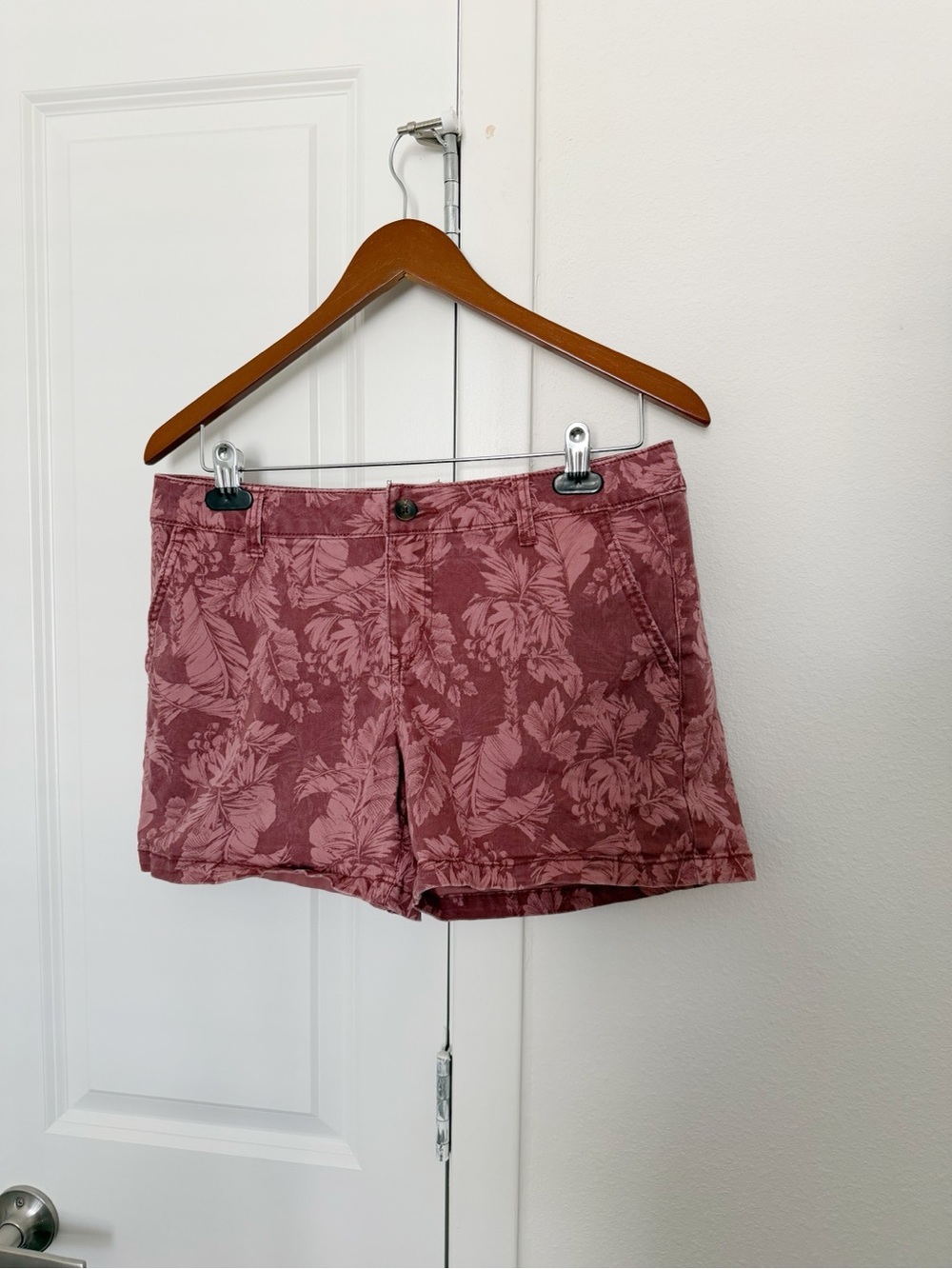a.n.a Pink Floral Leaves Print Shorts